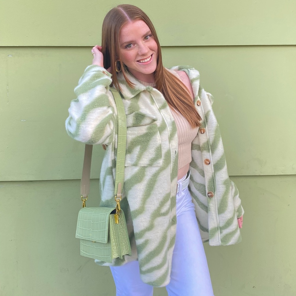 Meet your Posher, Elizabeth